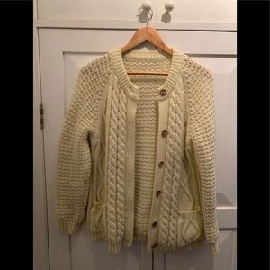 ✅SOLD✅!!! Vintage Cream cable knit sweater